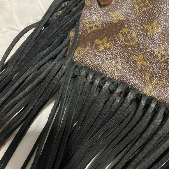 Louis Vuitton Boho Revamped Fringe Crossbody - Picture 2 of 12